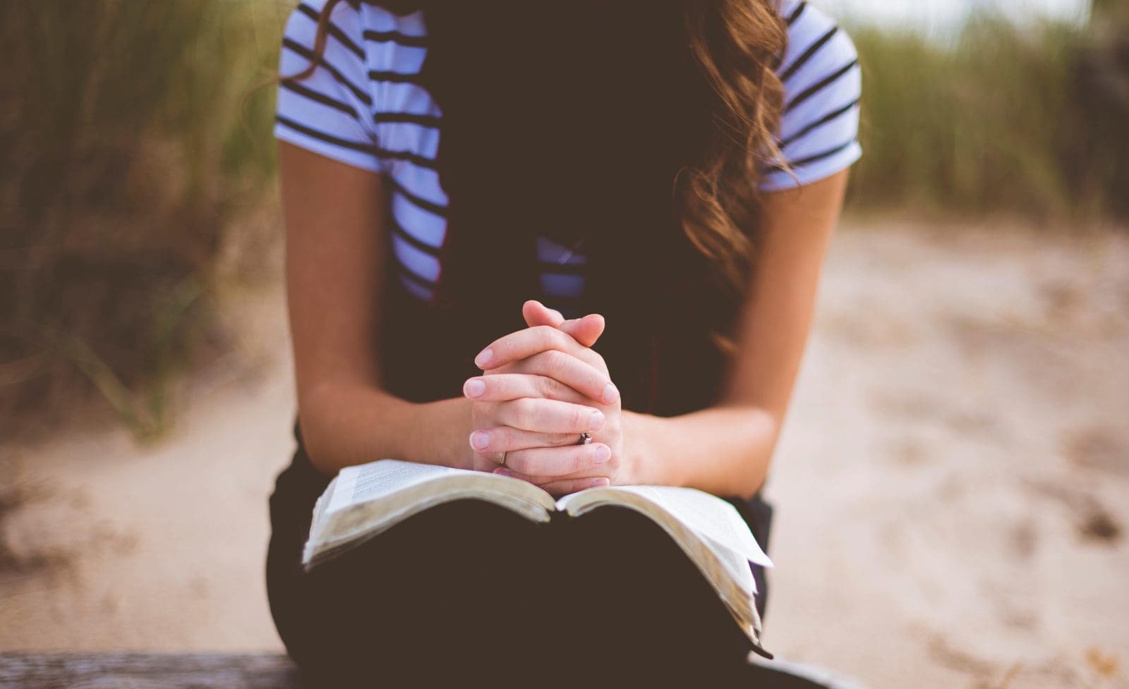 Praying While Reading the Bible